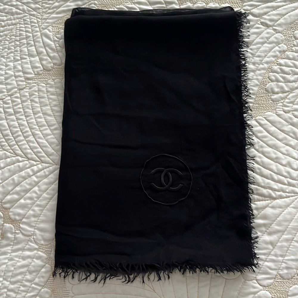 CHANEL “Christmas 2009” Cashmere Blend Scarf with Embroidered CC Logo EUC